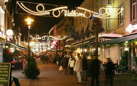 valkenburg at night