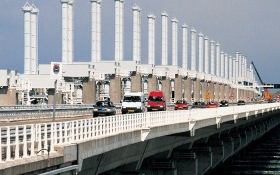 Oosterscheldekering (easterscheld storm surge barrier) with road