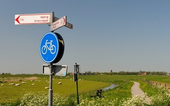 A road sign for cyclists
