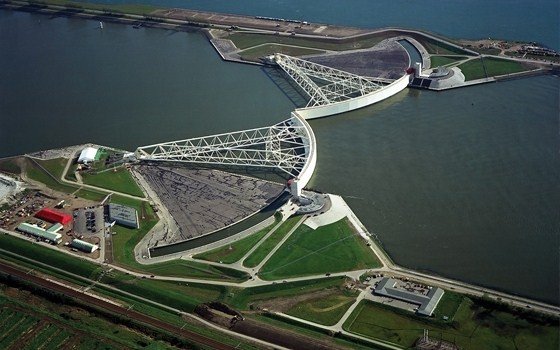 Maeslandkering (meuseland storm surge barrier)