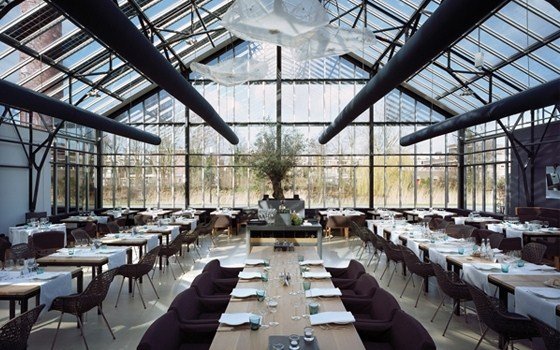 An view of the interior of restaurant de Kas (restaurant the Greenhouse)