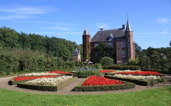A frontal view of Zuylen castle