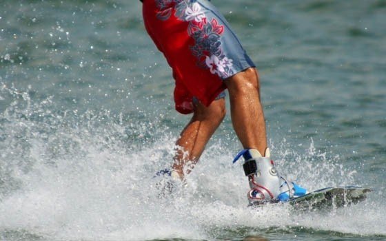 Waterskis