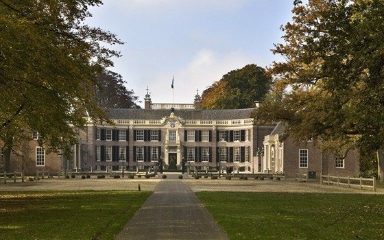 Front view of Castle Groeneveld
