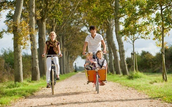 A cycling family