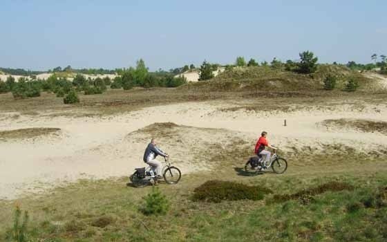 Couple cycling the bike safari