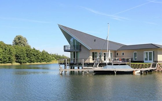 Ferienhäuser am Wasser