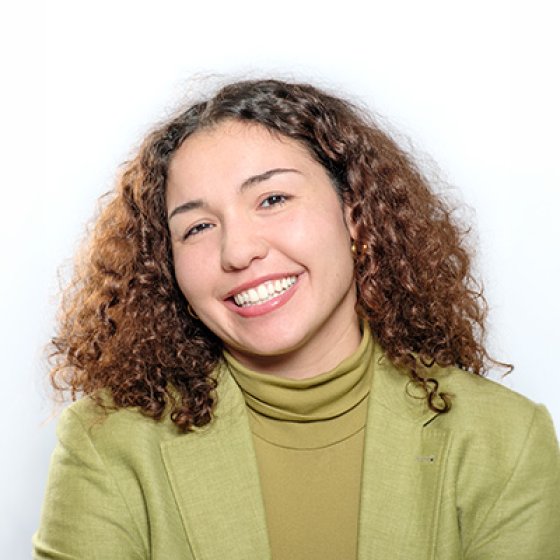  Aylin Ayik