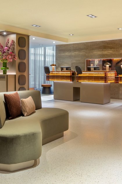 Amsterdam Marriott Hotel front desk