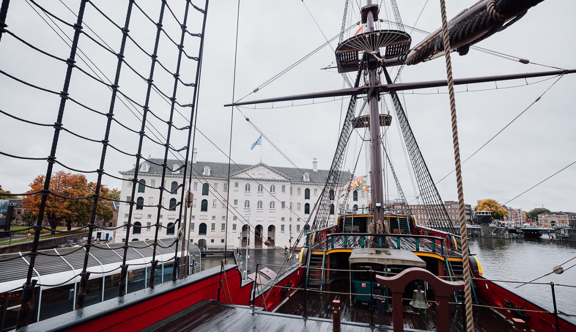 VOC ship Scheepvaartmuseum Amsterdam