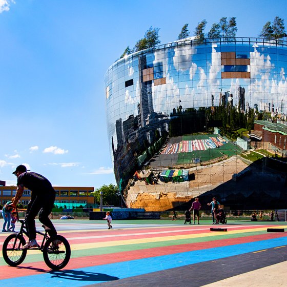 Cyclist at rainbow square for Boijmans van Beuningen