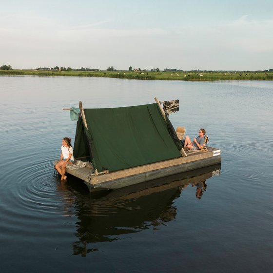 Fl&ouml;tten doorkruis Nederlandse met een kampeervlot