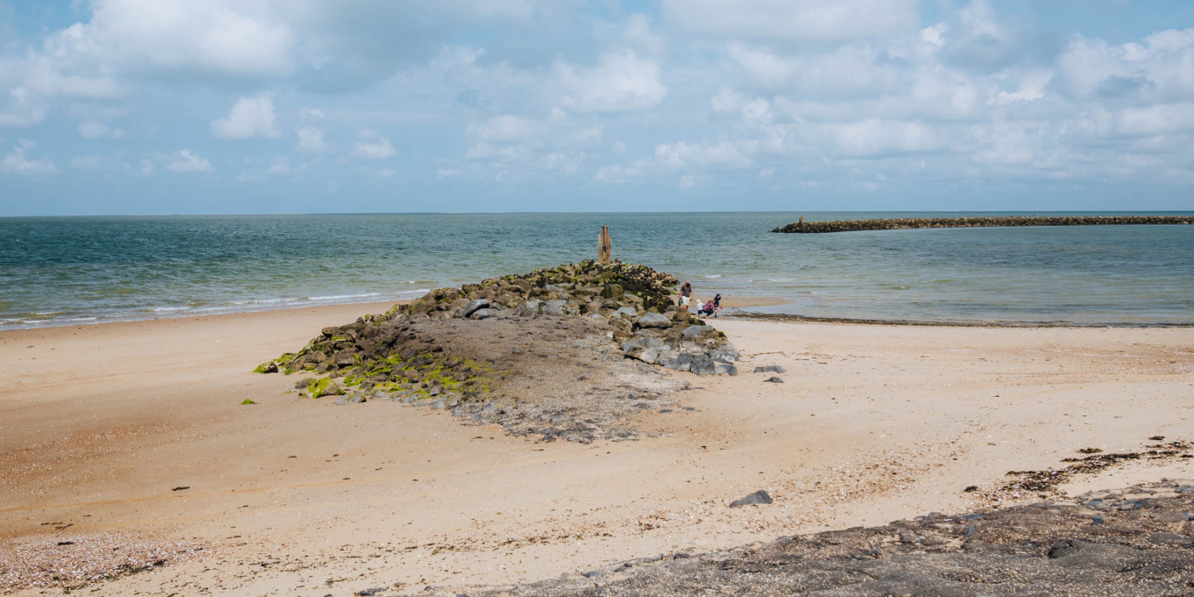 Low tide or high tide Brouwersdam? This is low tide.