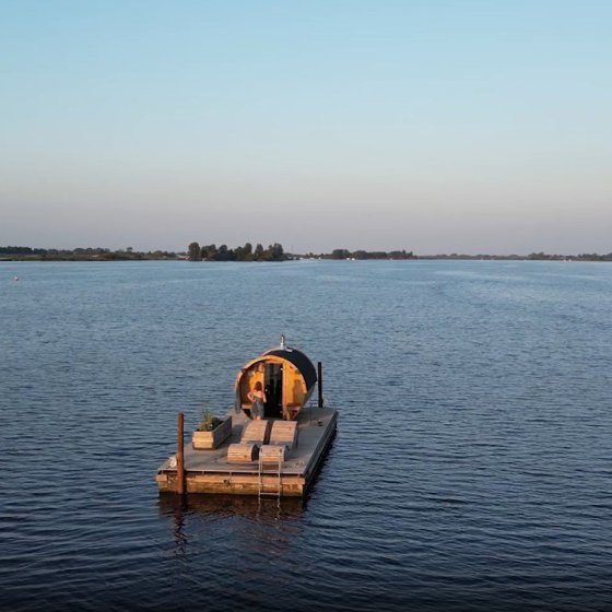 Floating sauna in Friesland