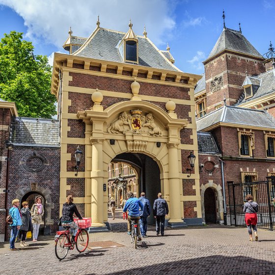 The Mauritspoort, the entrance to the Binnenhof 