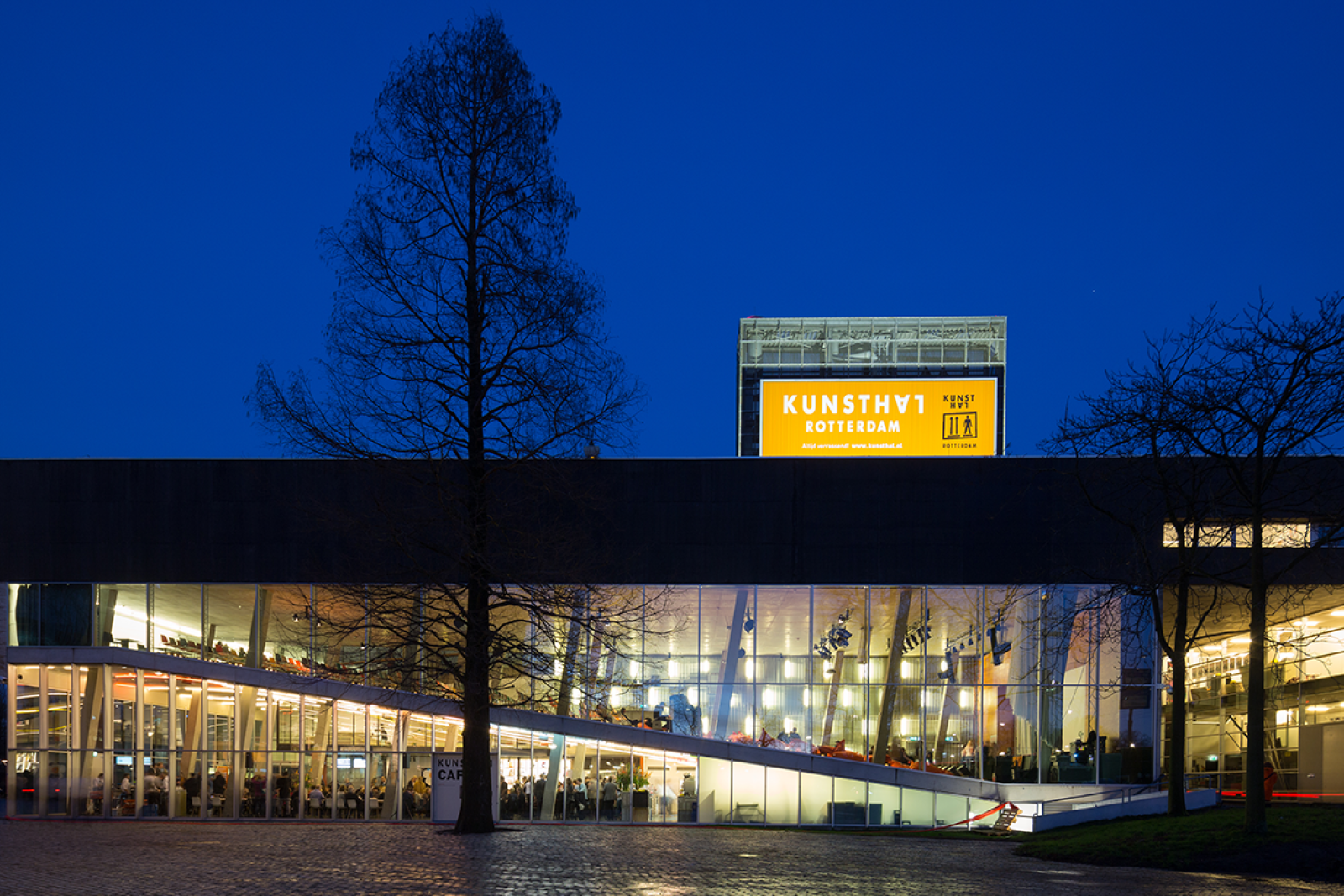 Kunsthal by Night © Ossip van Duivenbode