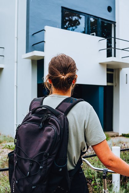 Rietveld Schr&ouml;der House cyclist looks at the interior