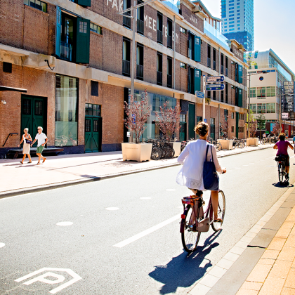 Cyclists Kop van Zuid Rotterdam