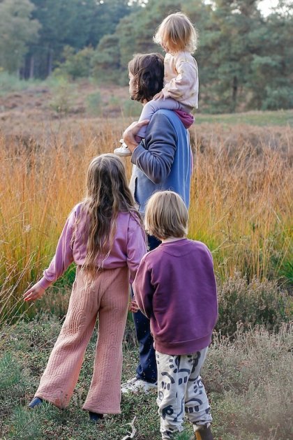 Elisabeth Van Lierop with the children on the heath