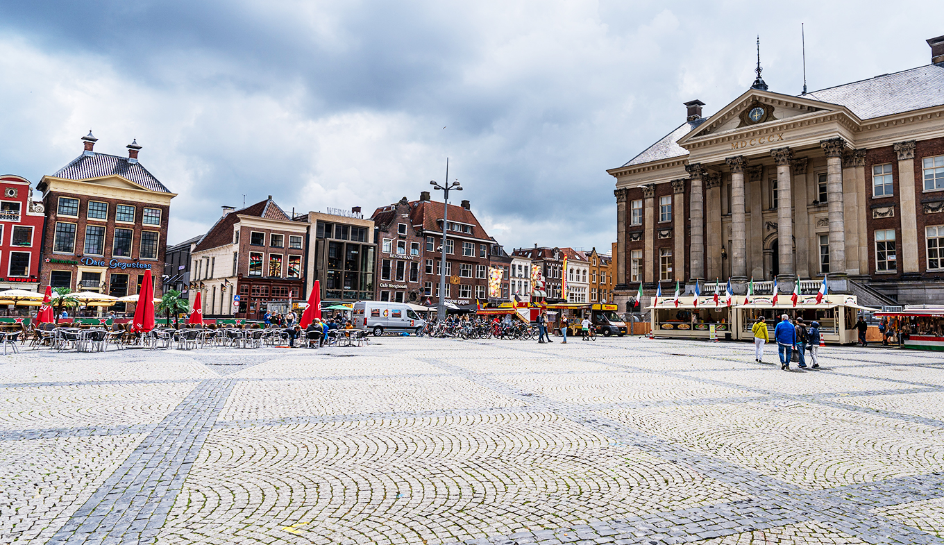 verrassing protest bom De Grote Markt in Groningen - Highlights of the market - Holland.com