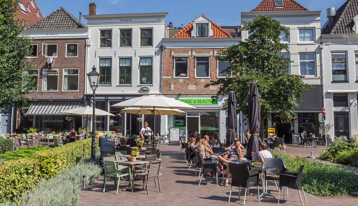 People on the main market square in Zwolle People on the main market square in Zwolle