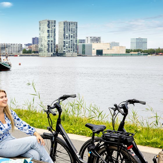 Cycling around Weerwater Almere
