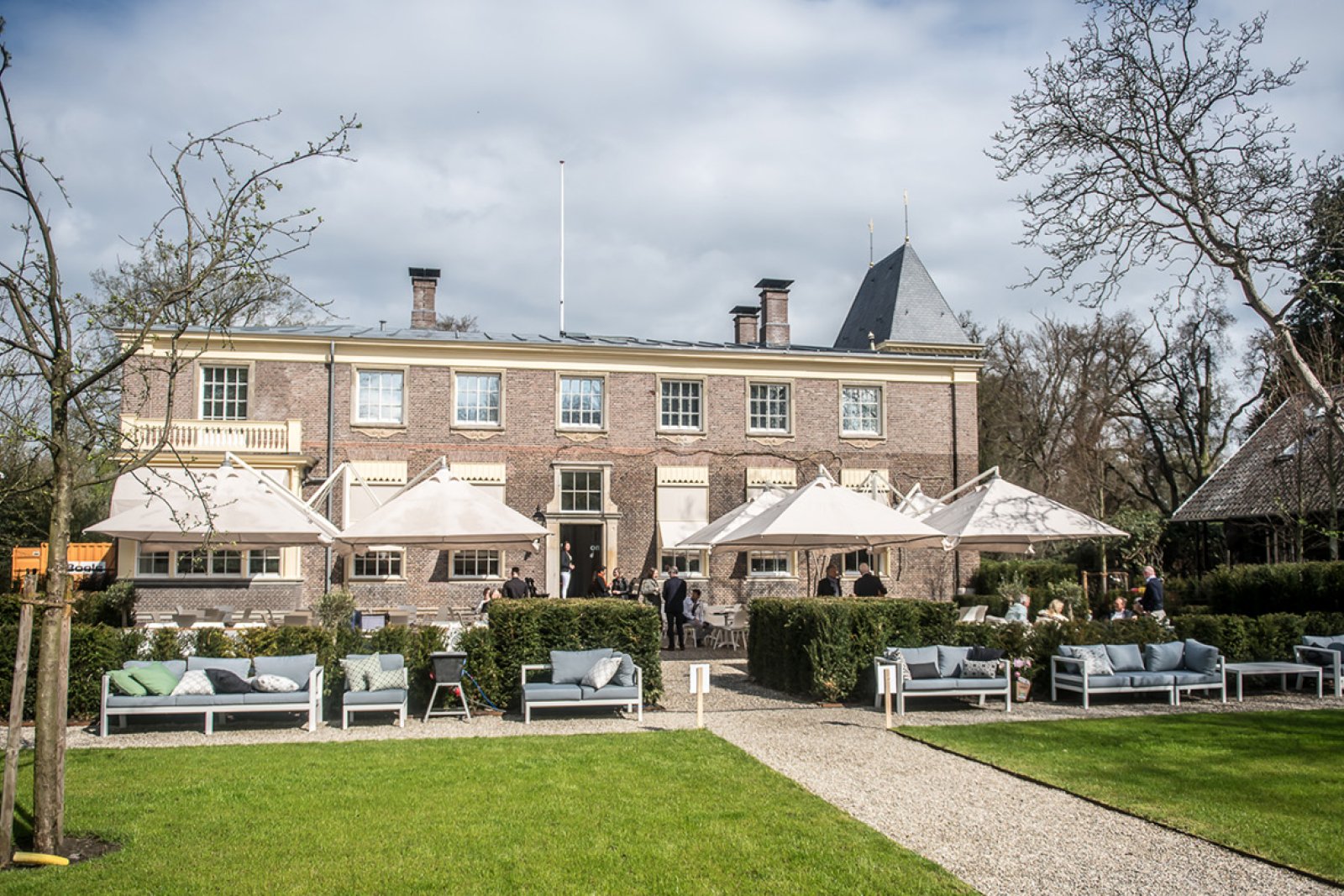 Museum No Hero, Delden