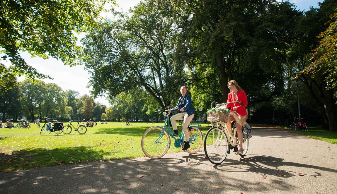 Cyclists Wilhelminapark Utrecht