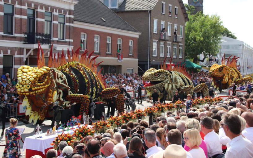 Entdecken Sie die sechs schönsten Blumenkorsos von ganz Holland