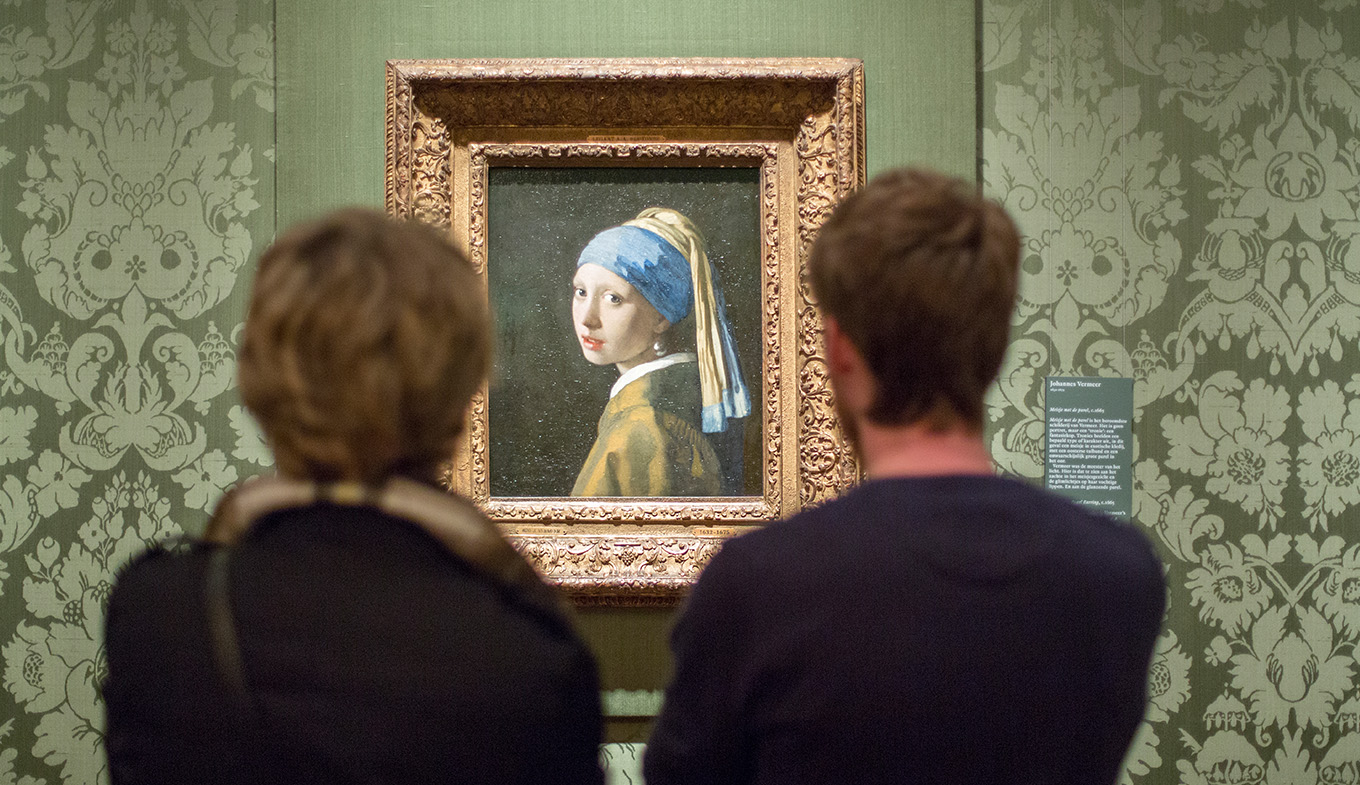 10 Billion Pixel Scan of Girl with a Pearl Earring Reveals Incredible  Details