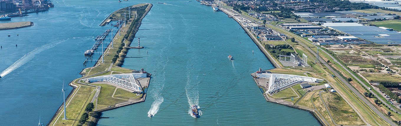 Maeslantkering Hoek van Holland, Rotterdam Maeslantkering Hoek van Holland, Rotterdam