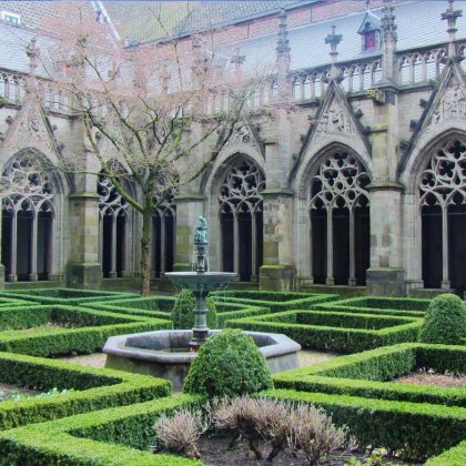 Pandhof Dom in Utrecht