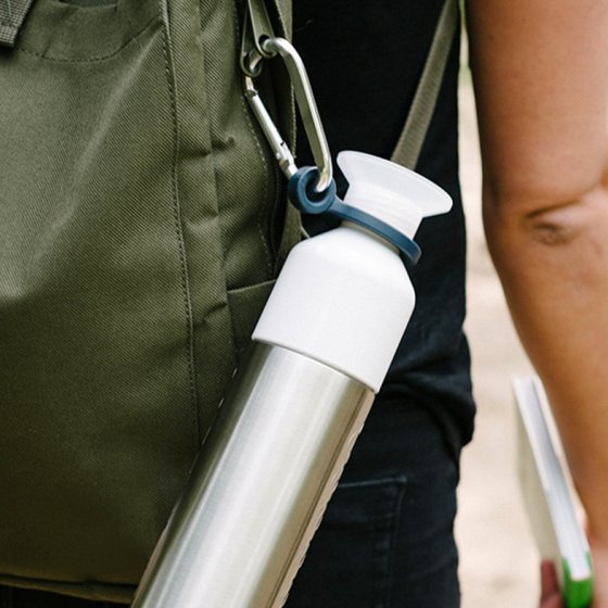 Dopper carrier on bottle