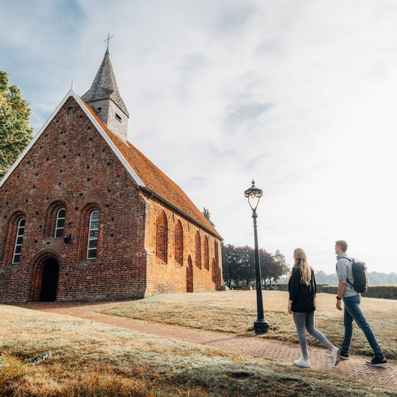 Couple visits Zweeloo church