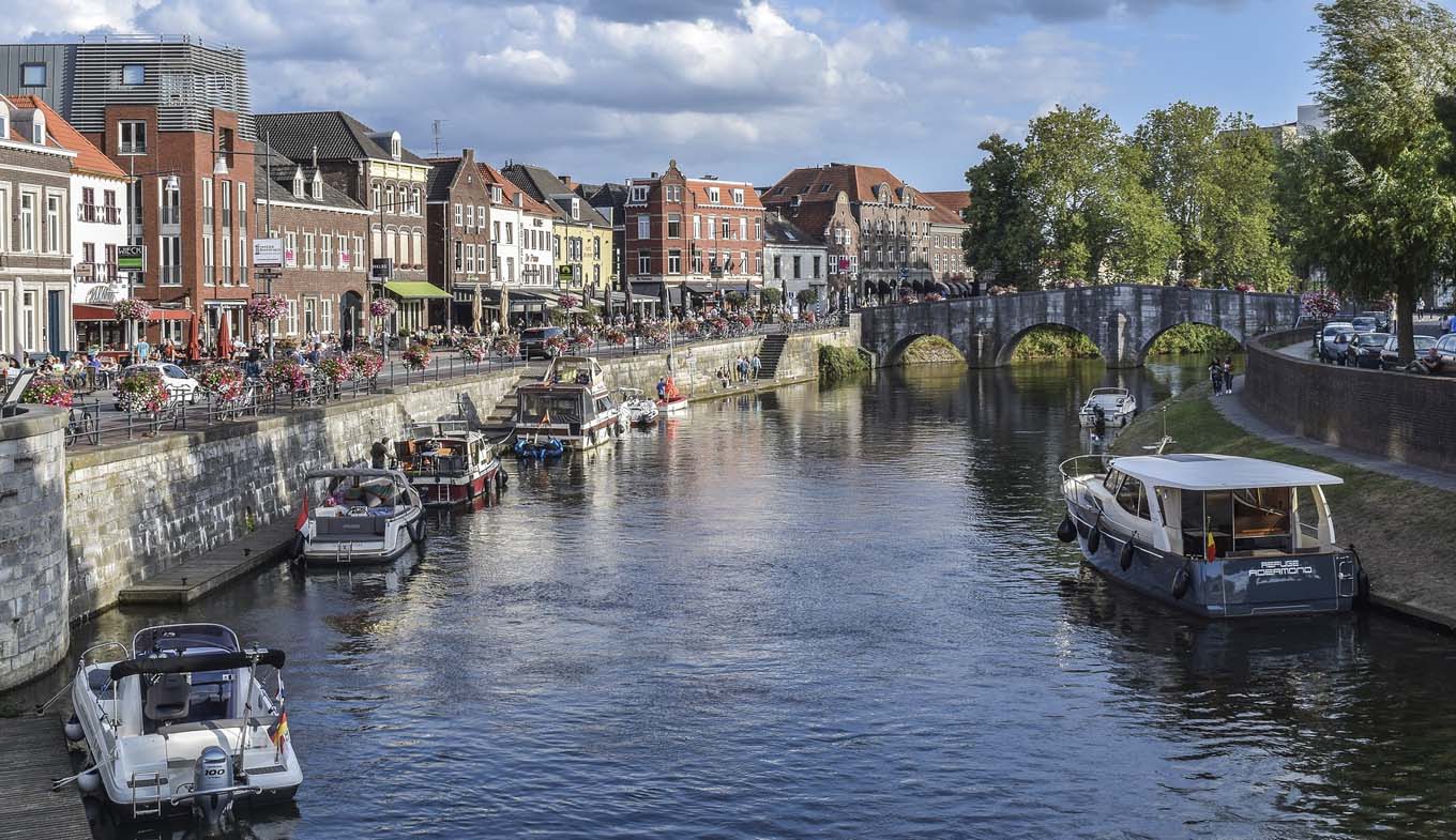 Designer Outlet Roermond Moncler