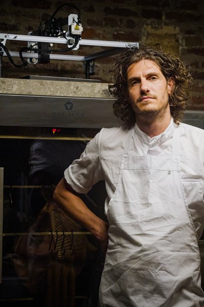 Head chef Michael van der Kroft of restaurant Tres in Rotterdam