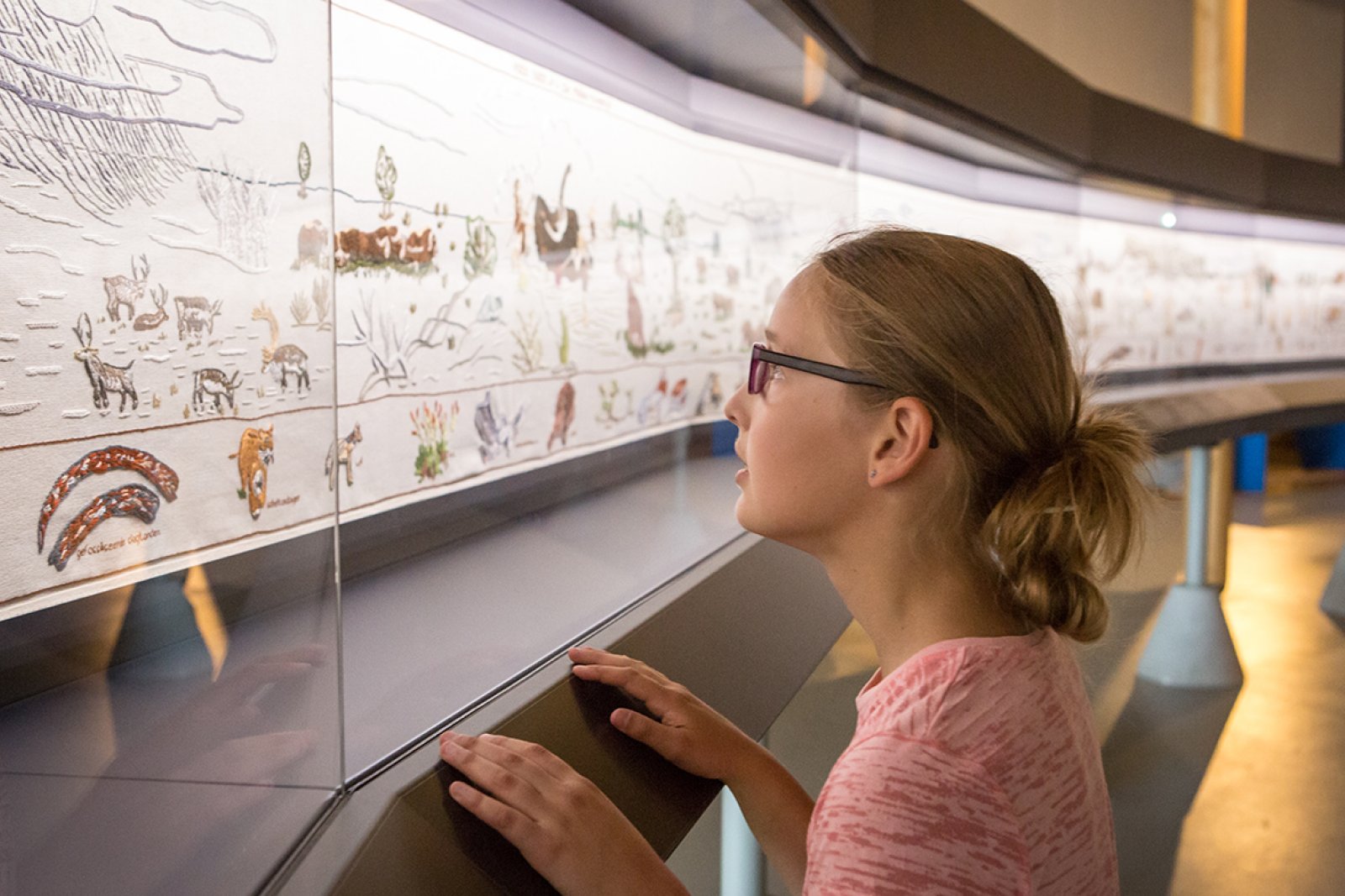 Batavialand girl in museum