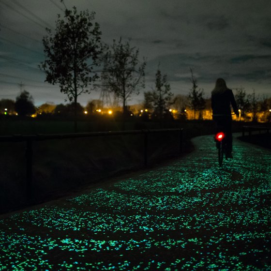 Van Gogh-Roosegaarde bike path a la Starry Night between Eindhoven and Nuenen