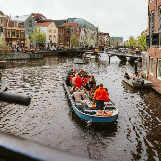 King&rsquo;s Day 2026 in Leiden: sailing through the canal decked out in orange