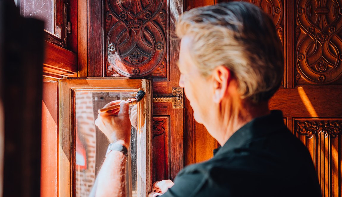 Paul Hoogstraten varnishes wooden window Paul Hoogstraten varnishes wooden window