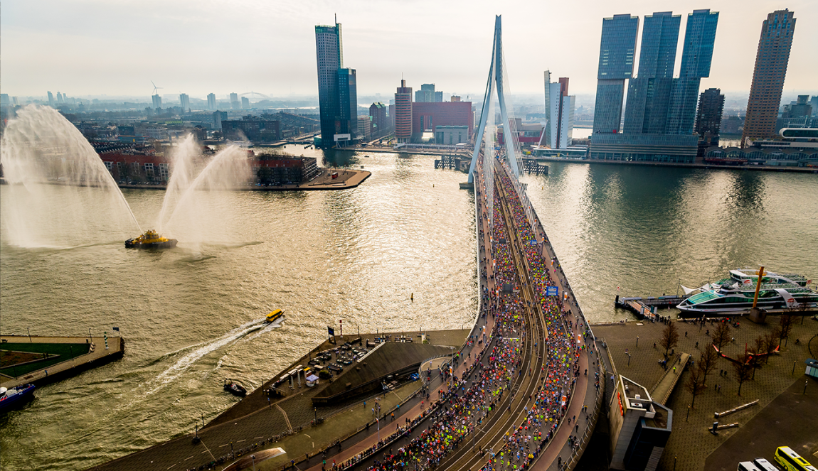 NN Rotterdam Marathon Erasmusbrug NN Rotterdam Marathon Erasmusbrug