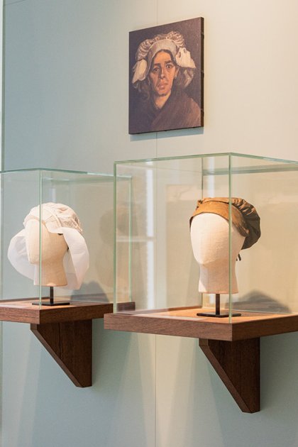 Van Gogh Village Museum details from The Potato Eaters explained