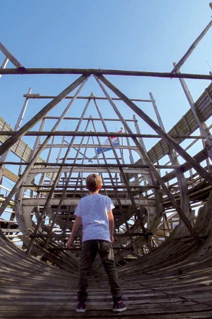 Batavialand boy in ship