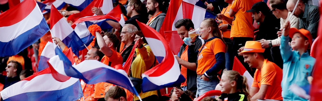 Holland supporters before covid-19 Holland supporters before covid-19