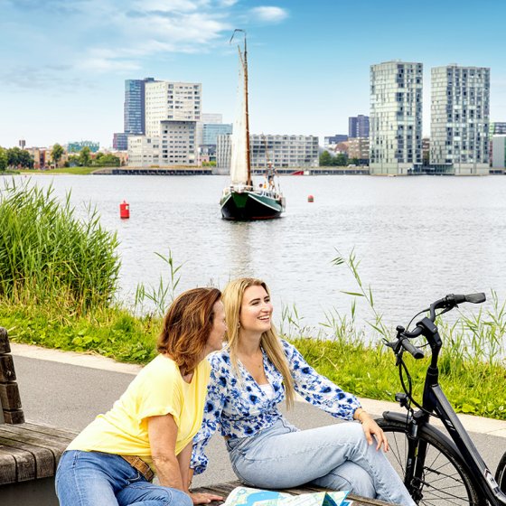Cycling around Weerwater Almere
