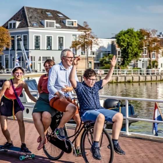 Chris Bruntlett on a bike with family