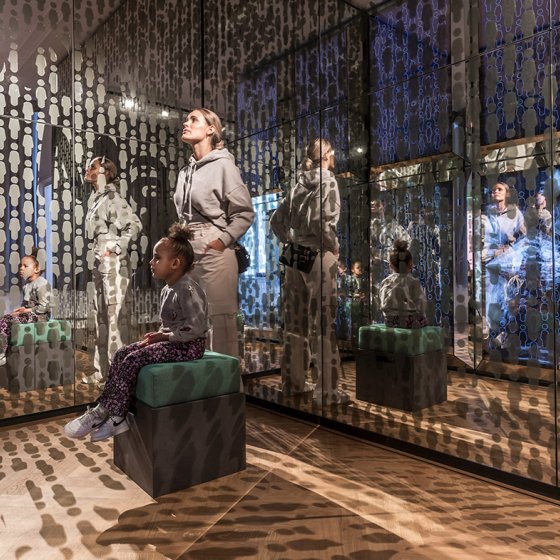 Mirror room at exhibition Ons Land Indian Remembrance Centre