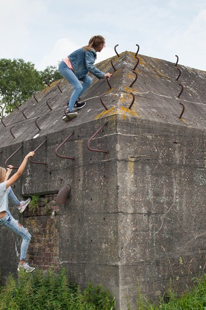 New Dutch Waterline climbing children