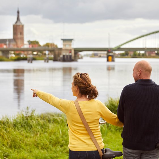 Cycling along the IJssel in Hasselt