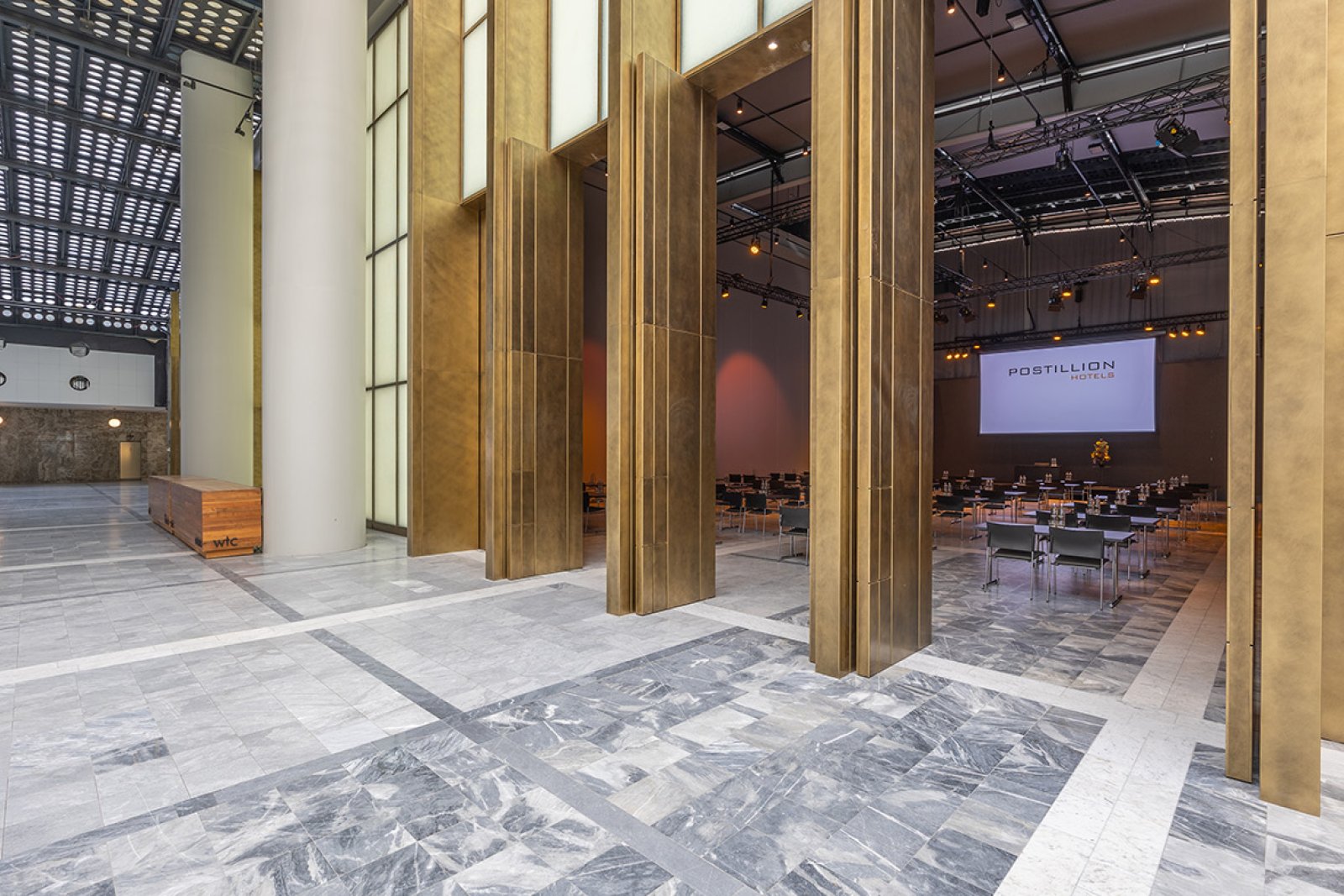 Postillion Hotel Rotterdam hall marble floor